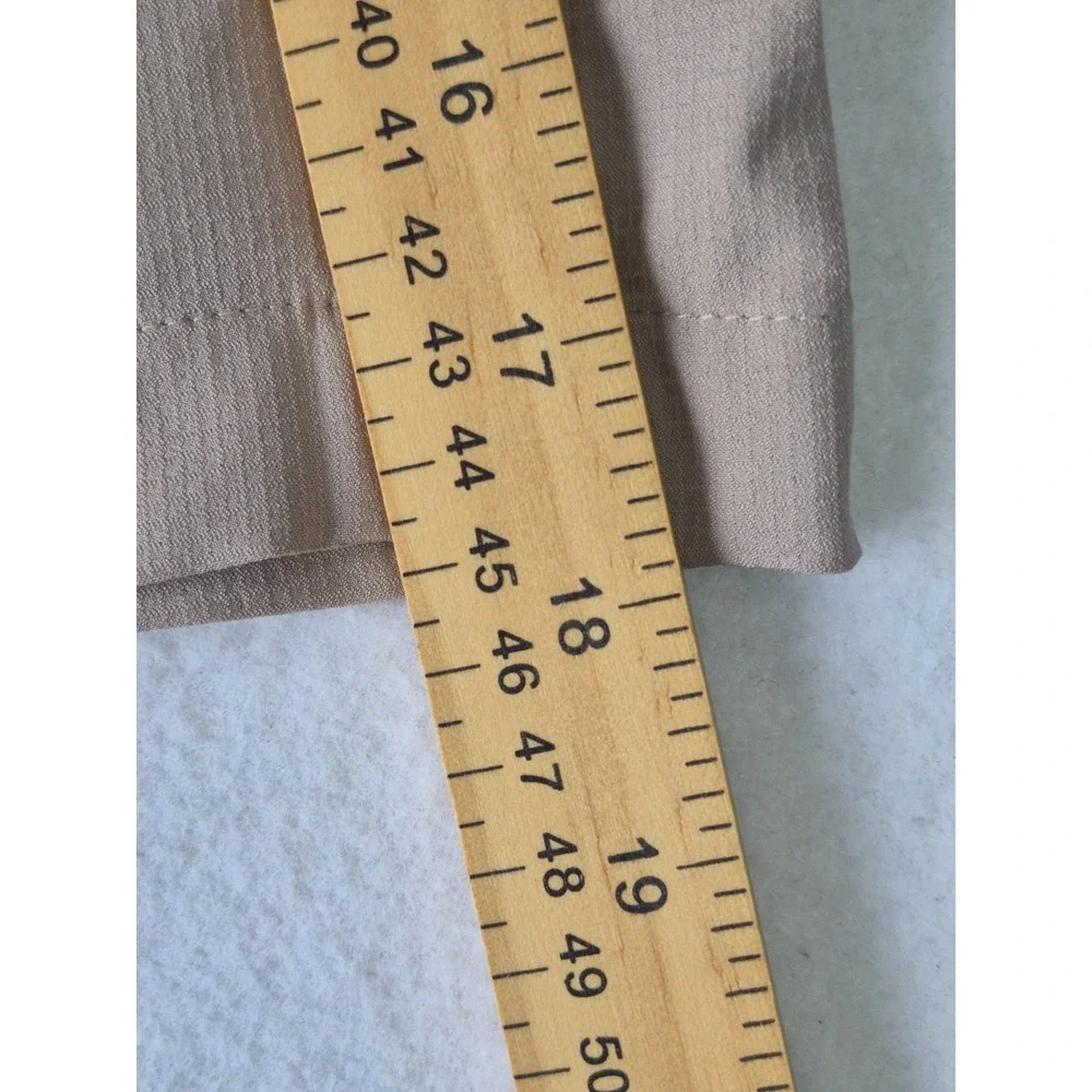 TravisMathew Golf Shorts Mens 33 Beige Stretch Performance Casual Flat Front 10